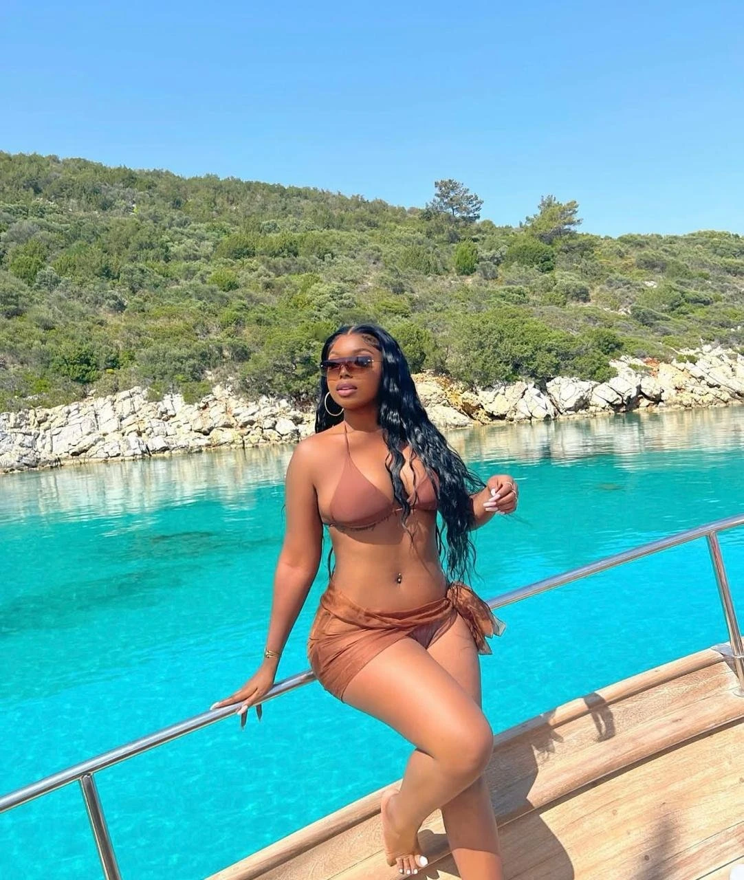 ROSE, BLACK BEAUTY – South African escort in Kathmandu — 2 / 4