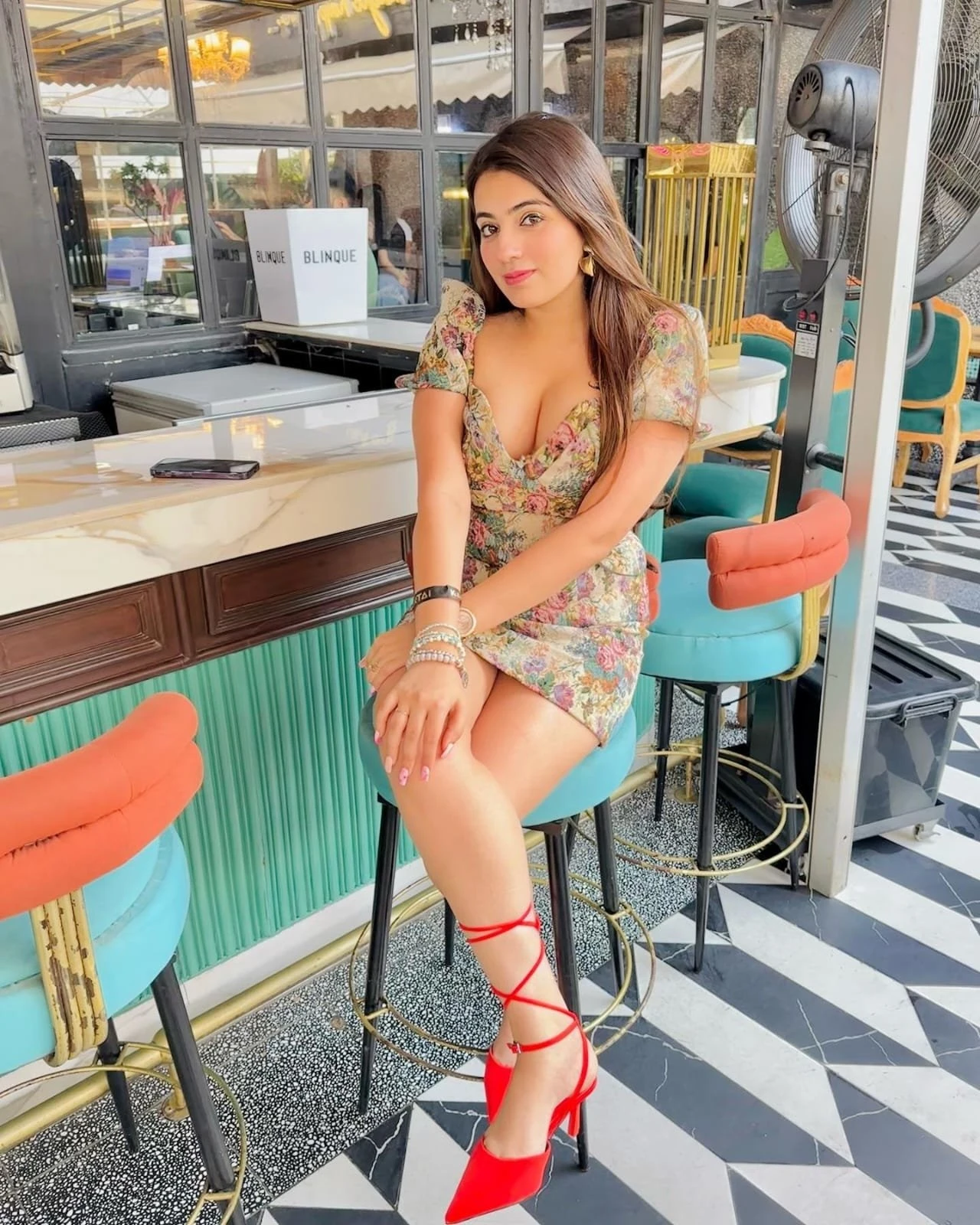 Himani Escort Service – Indian escort in Mumbai — 1 / 5