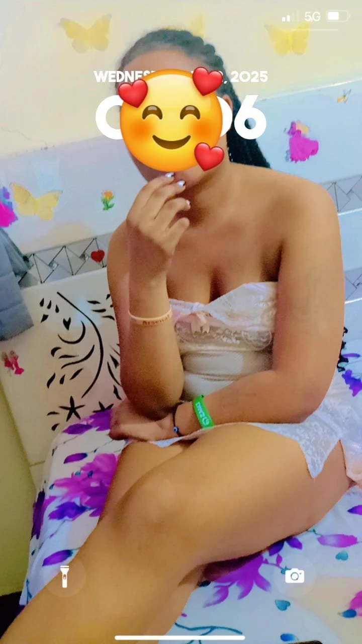 Meet juicy Malaika/sweet Deepthroat – Burundian escort in New Delhi — 2 / 7