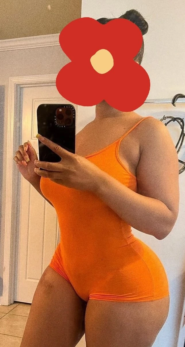 Sexy Big boobs & Ass Outcall & Cam – South African escort in Hyderabad — 3 / 5