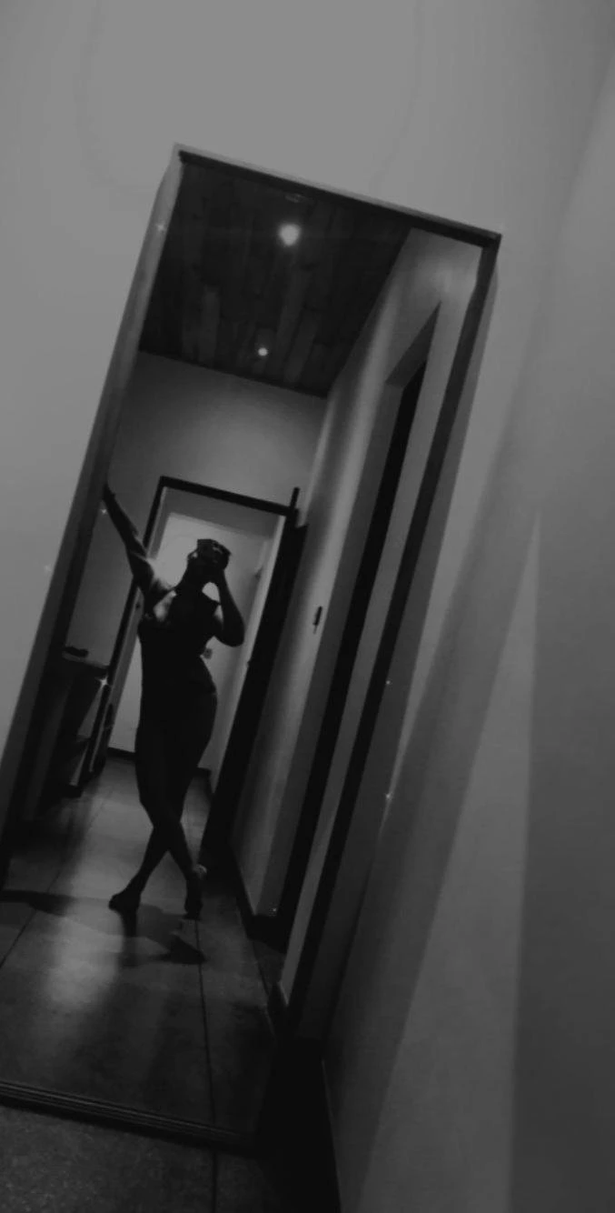 Rochelle Queen (Cam Only) – Sri Lankan escort in Colombo — 8 / 9