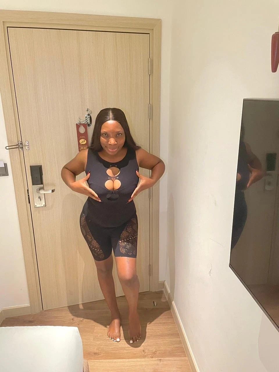 Peace – Ghanaian escort in Hanoi — 3 / 4