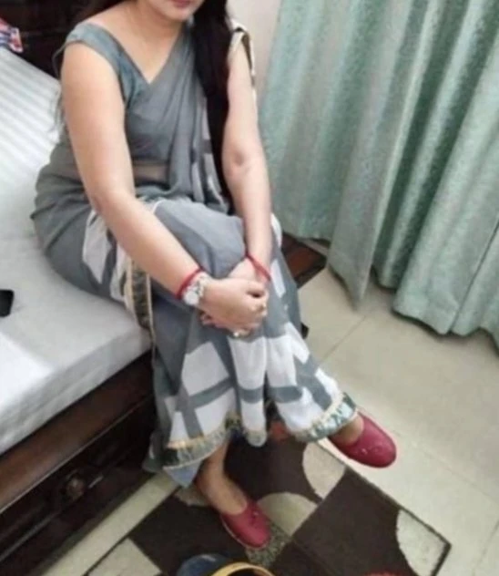 Hot Bhabhi – escort in Mumbai — 3 / 4