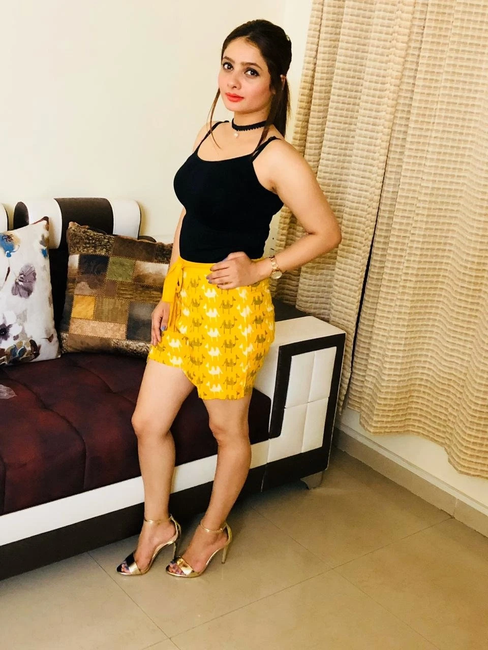 Ishika – Indian escort in New Delhi — 2 / 3