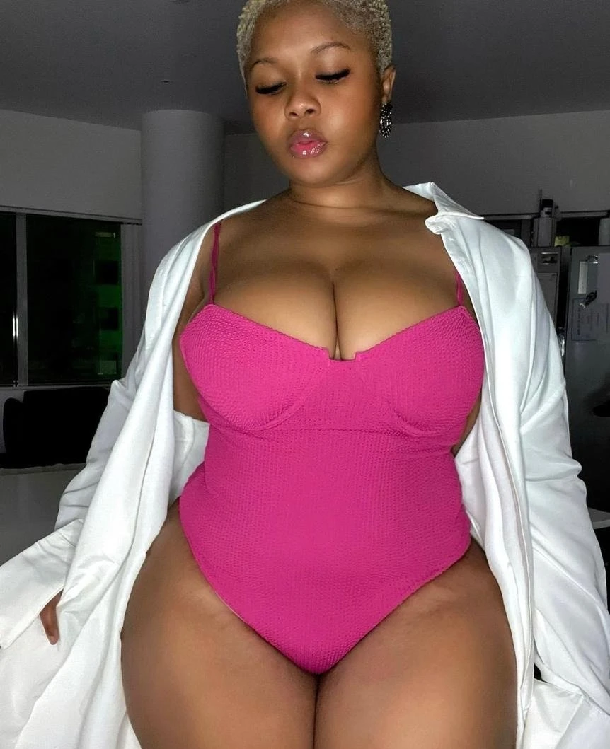 Michelle – South African escort in Casablanca — 3 / 4