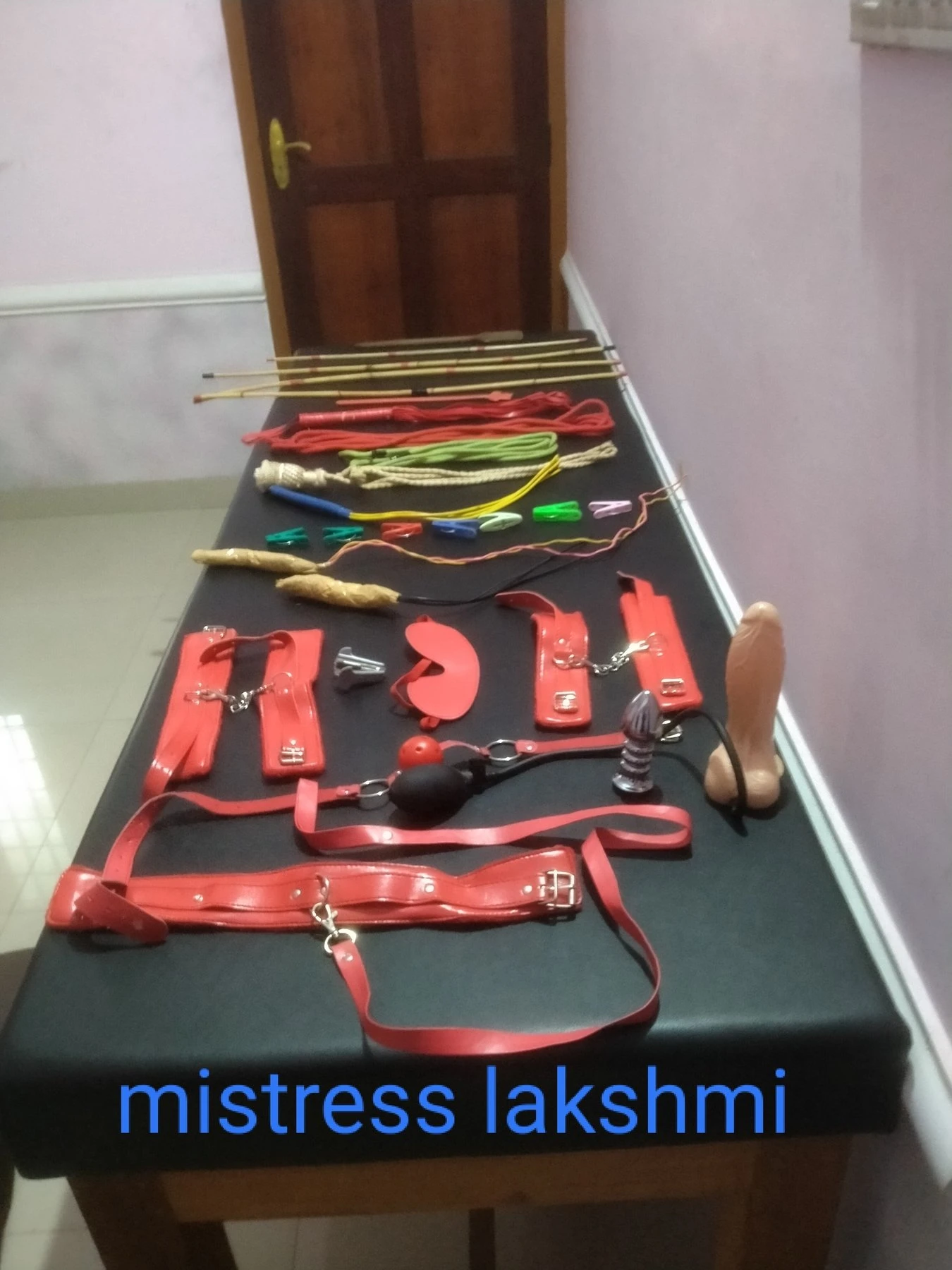 Mistress Lakshmi – Indian dominatrix in Kochi — 3 / 4