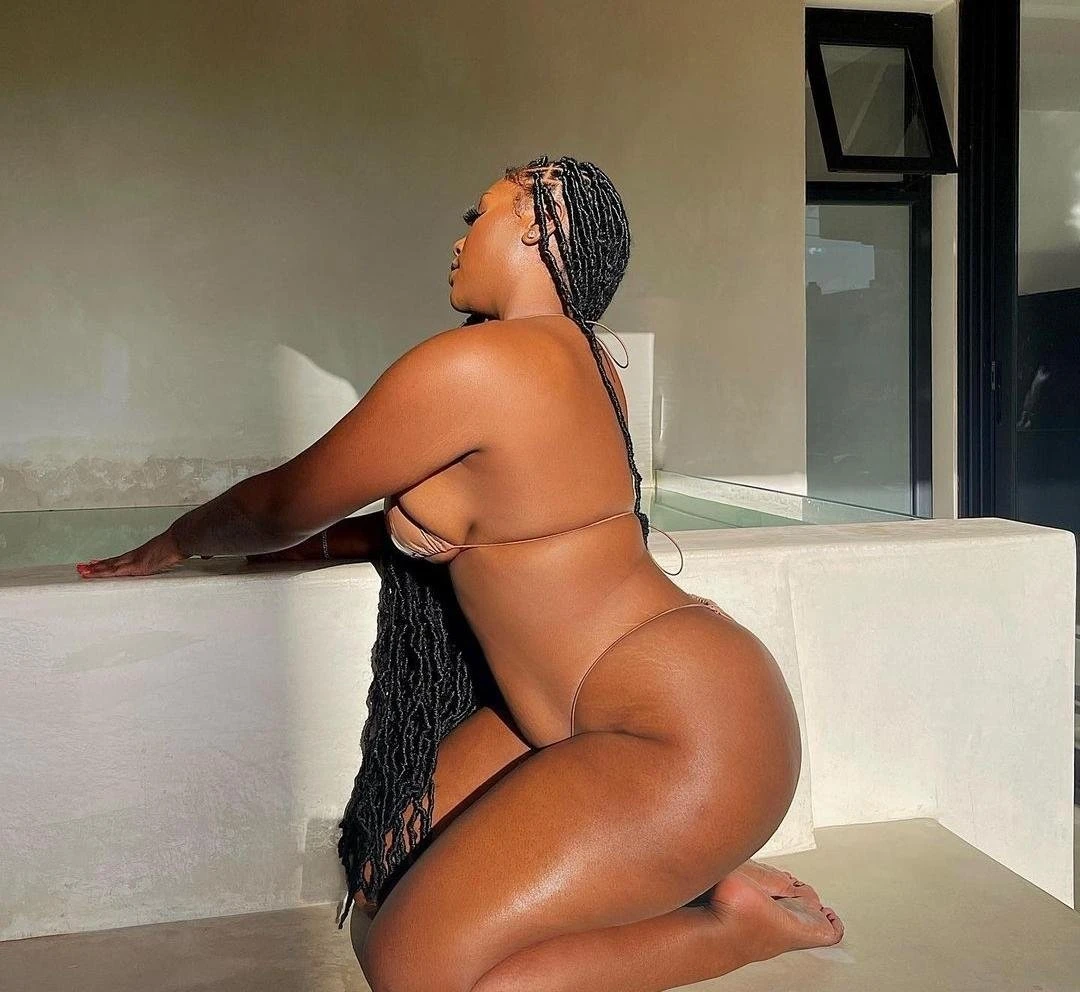 Camilla – Namibian escort in Kochi — 4 / 7