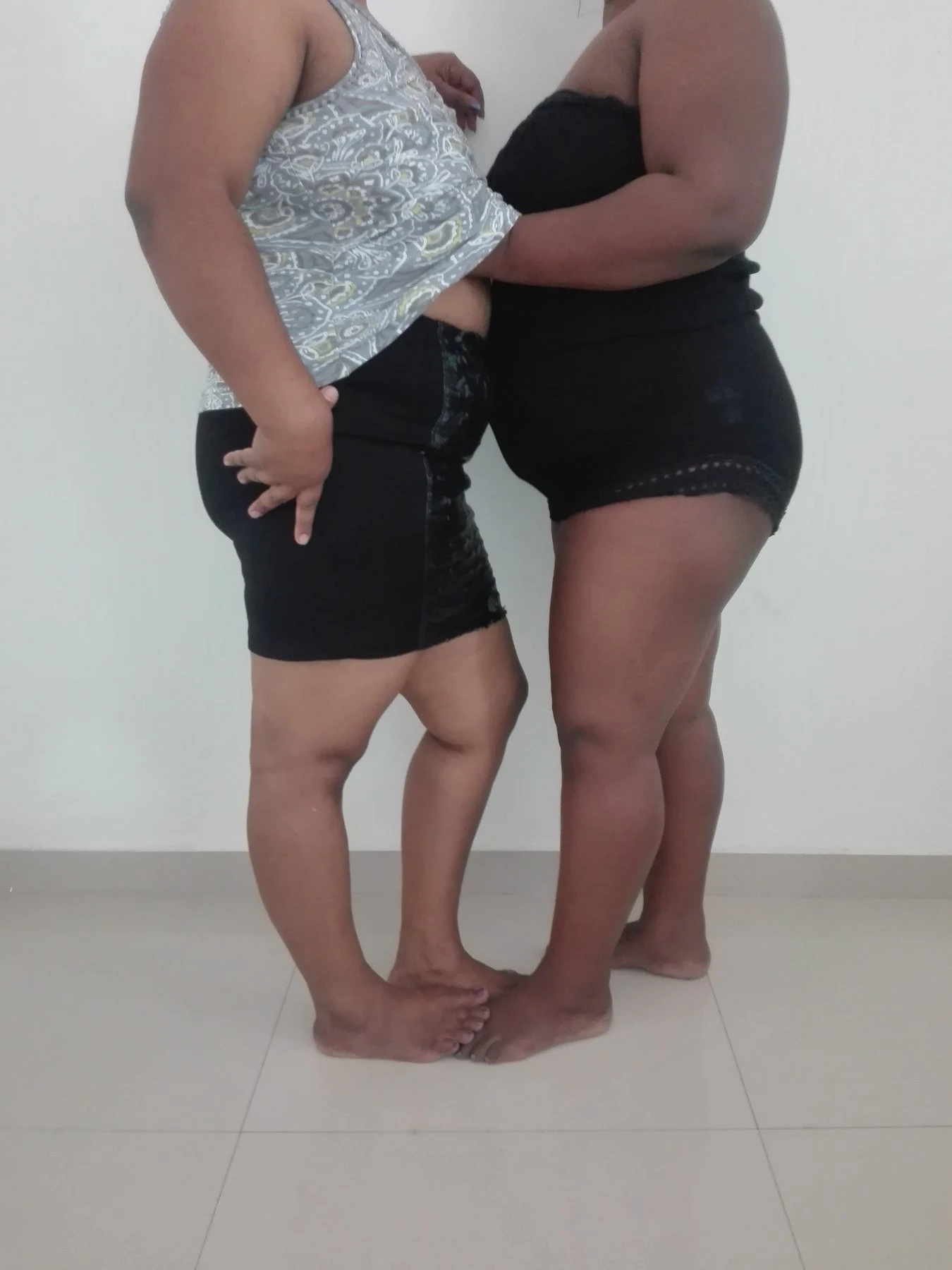 Real Lesbian Show – Sri Lankan escort in Colombo — 5 / 6