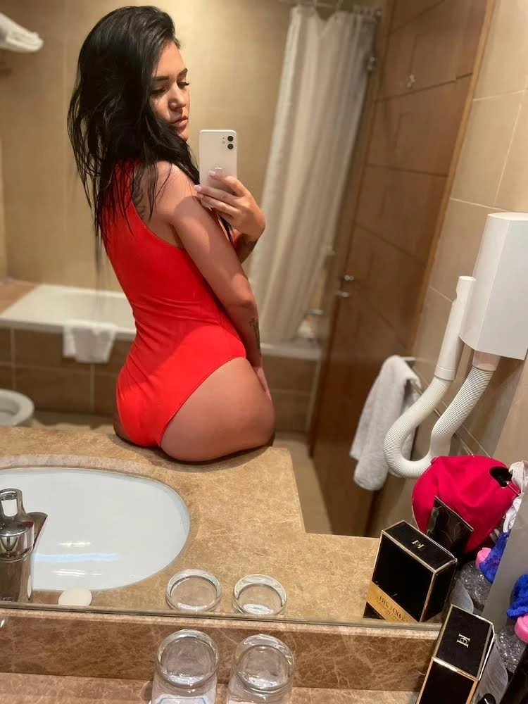 Sarah – Swiss escort in Stockholm — 12 / 13