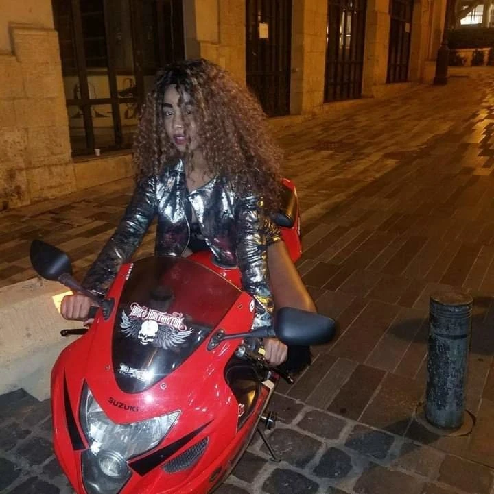Rosiana – South African adult performer in Beirut — 3 / 6