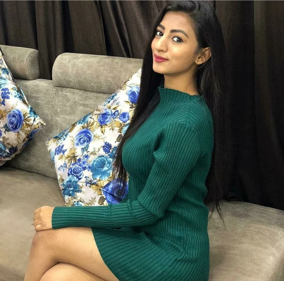 Anjali Patel – Indian escort in Mumbai — 2 / 8