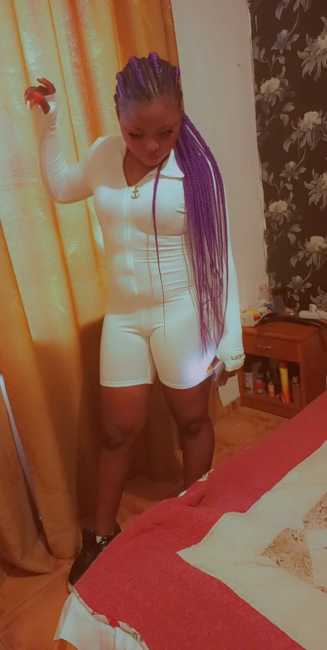 Minah – South African escort in Beirut — 3 / 8