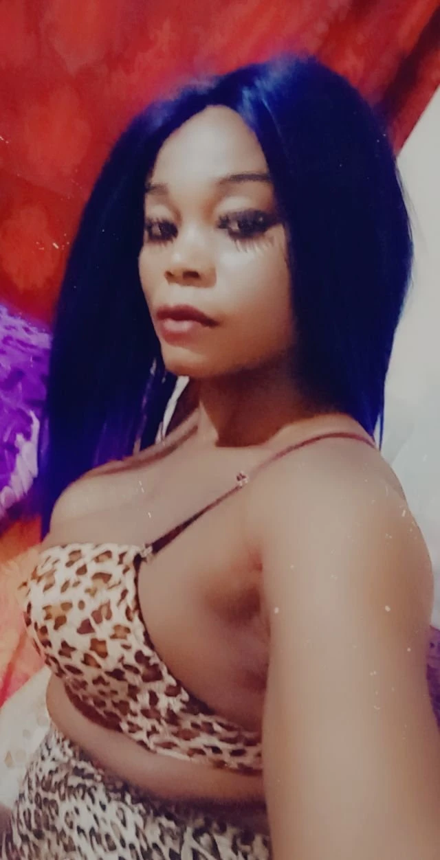 Fatim – Central African escort in Beirut — 5 / 6