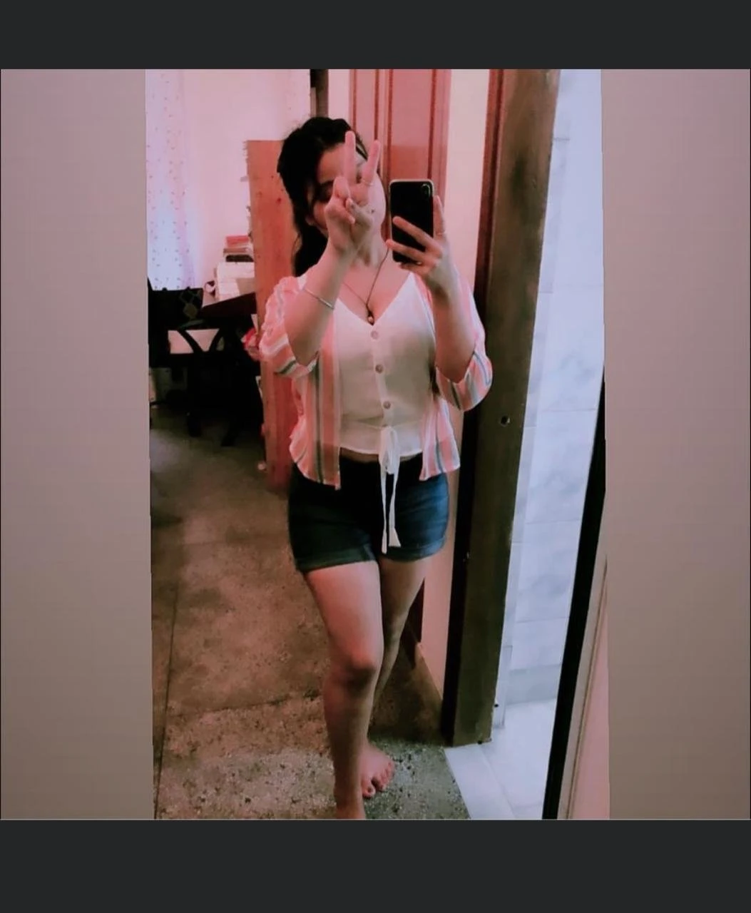 Only Hand Case – Indian escort in Pune — 3 / 4