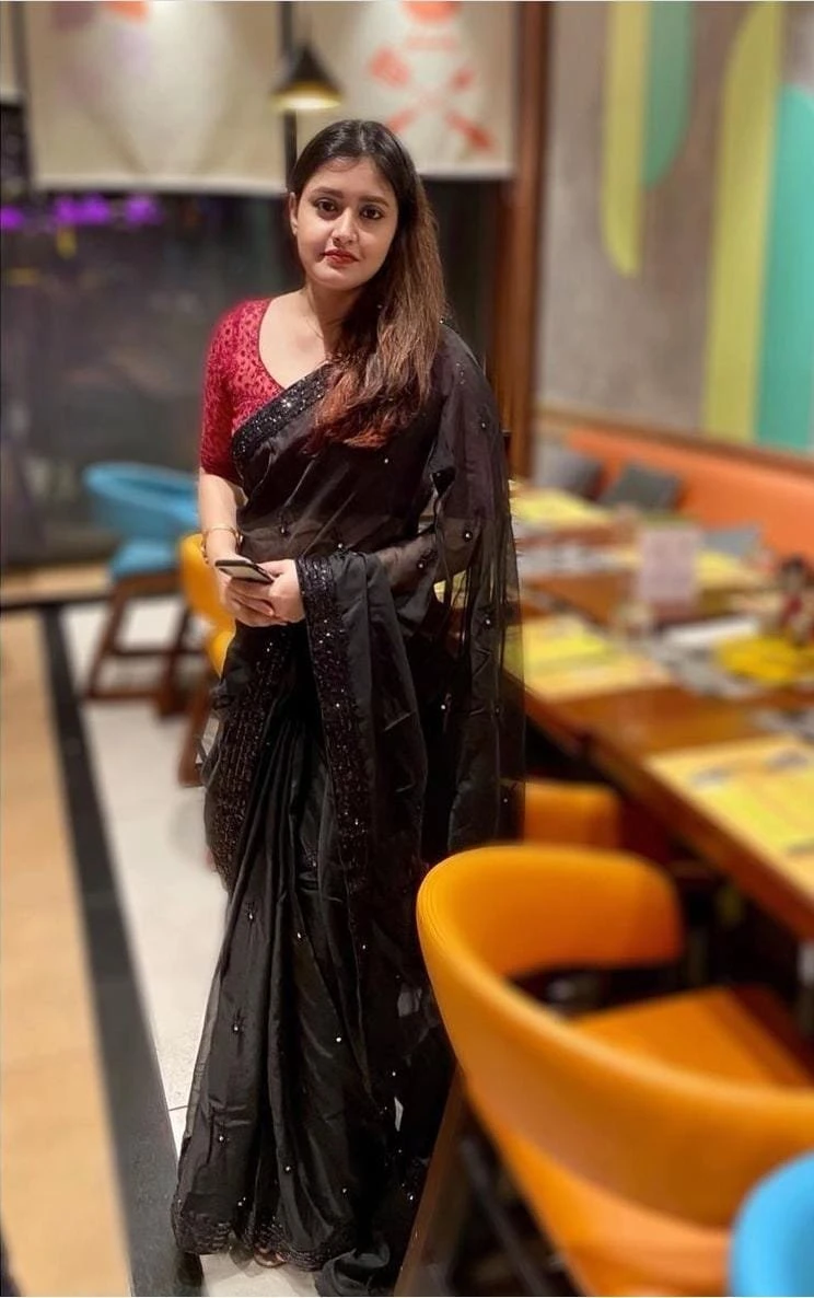Ruchi Sharma – Indian escort in Hyderabad — 1 / 2
