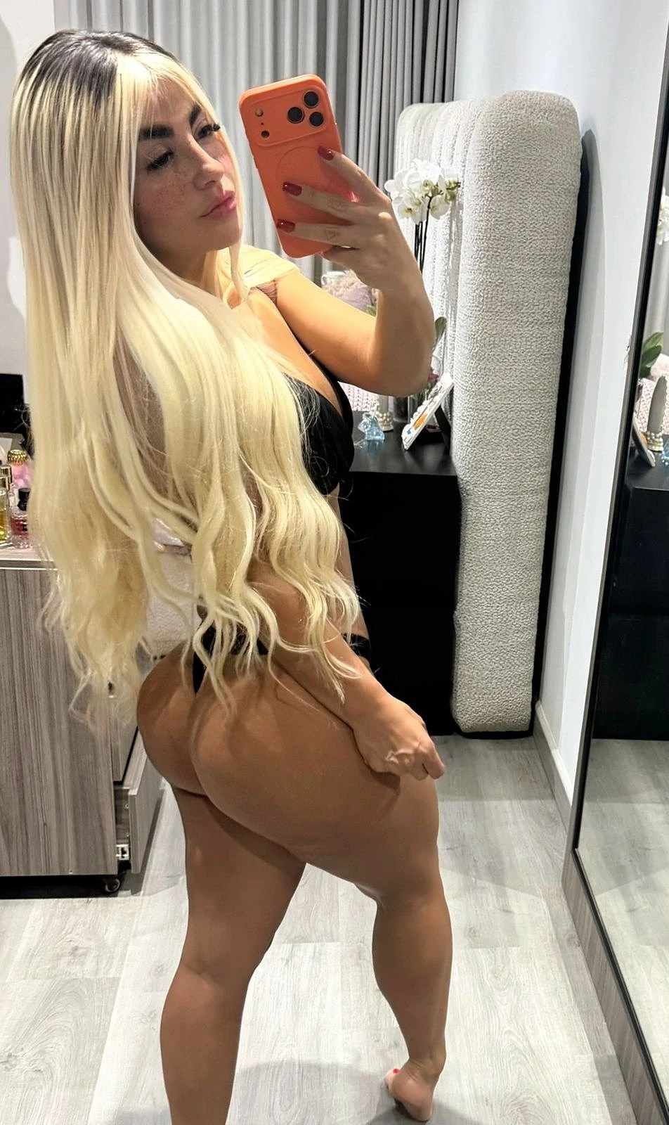 Katie – Colombian escort in Mumbai — 5 / 9
