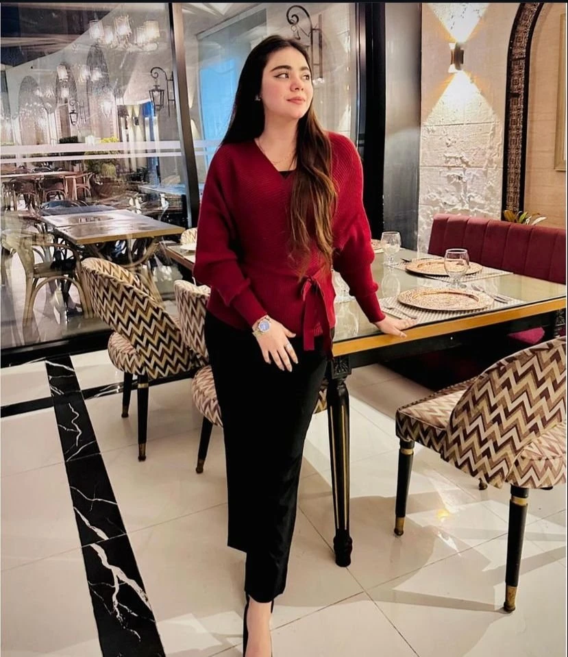 Haniya || Karachi Call Girl – Pakistani escort in Karāchi — 5 / 7