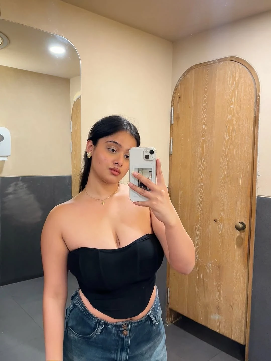 Vaibhavi – escort in Pune — 2 / 3