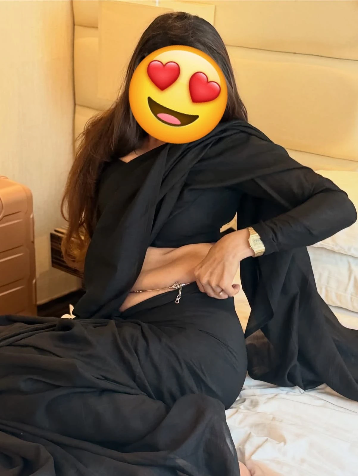 MARRIED HOUSEWIFE📸CAM📸ANAL – Indian escort in New Delhi — 23 / 24