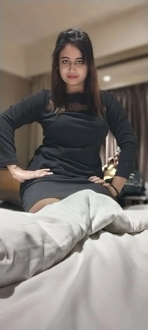 Neha Sharma – Indian escort in Mumbai — 1 / 3