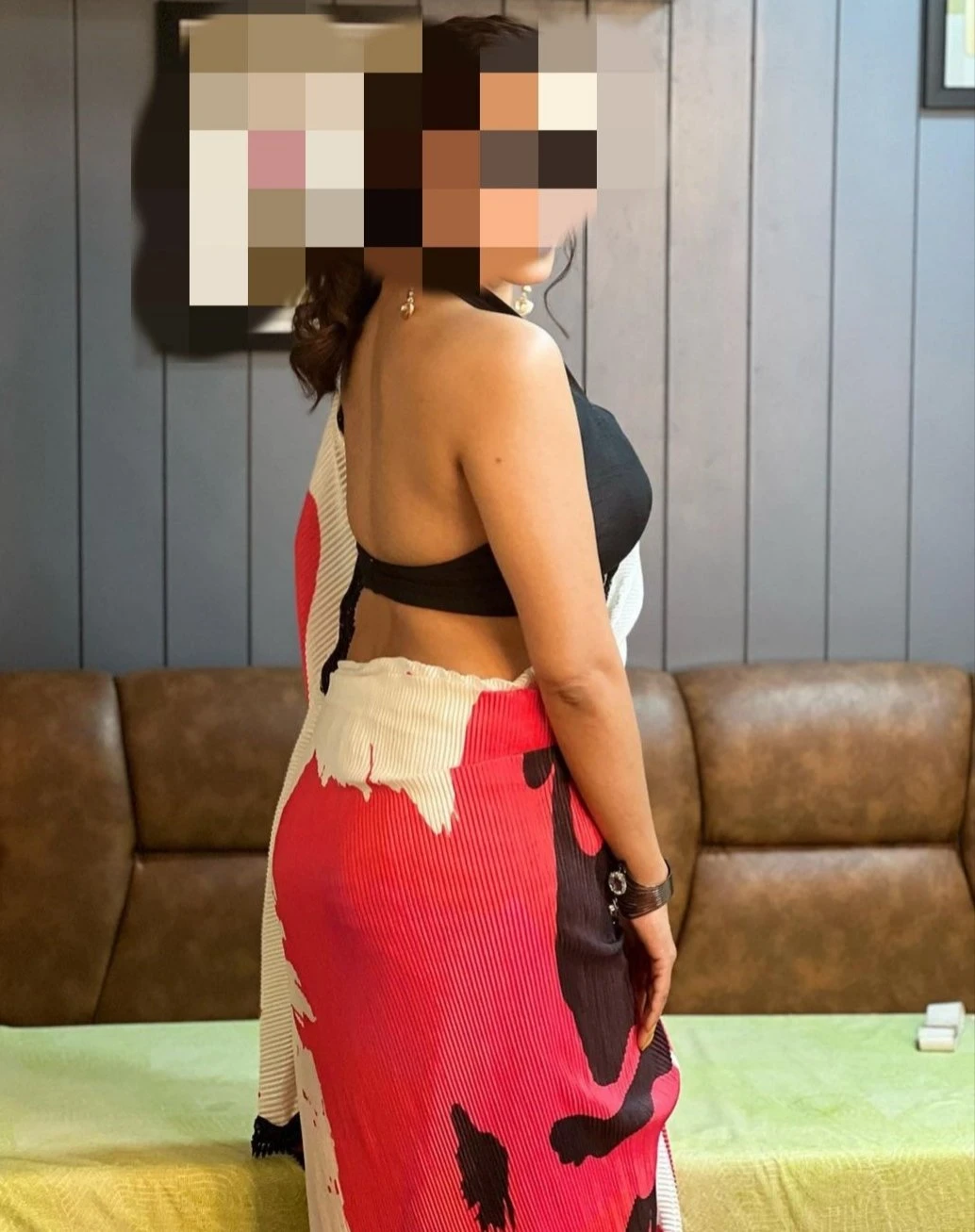 Cam bhabhi.... – Indian escort in Hyderabad — 2 / 3