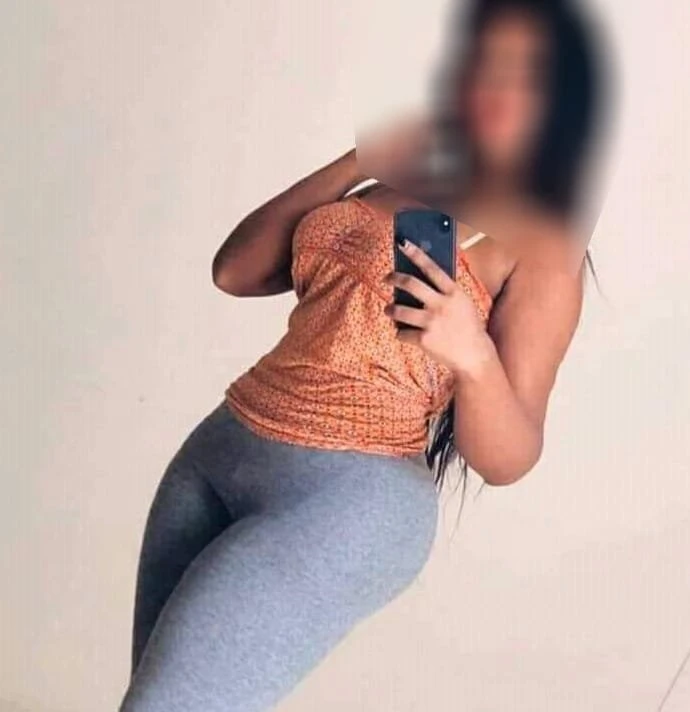 Live Cam Show – Sri Lankan escort in Colombo — 3 / 5