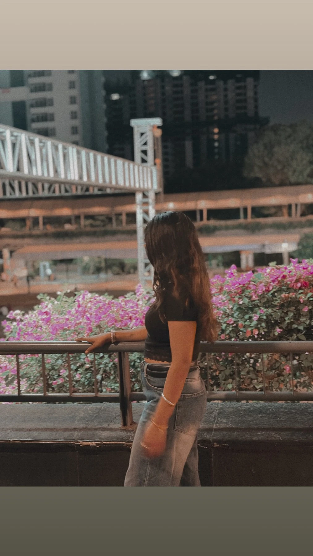 Aisha Real Meet & Com – Indian escort in Pune — 5 / 7