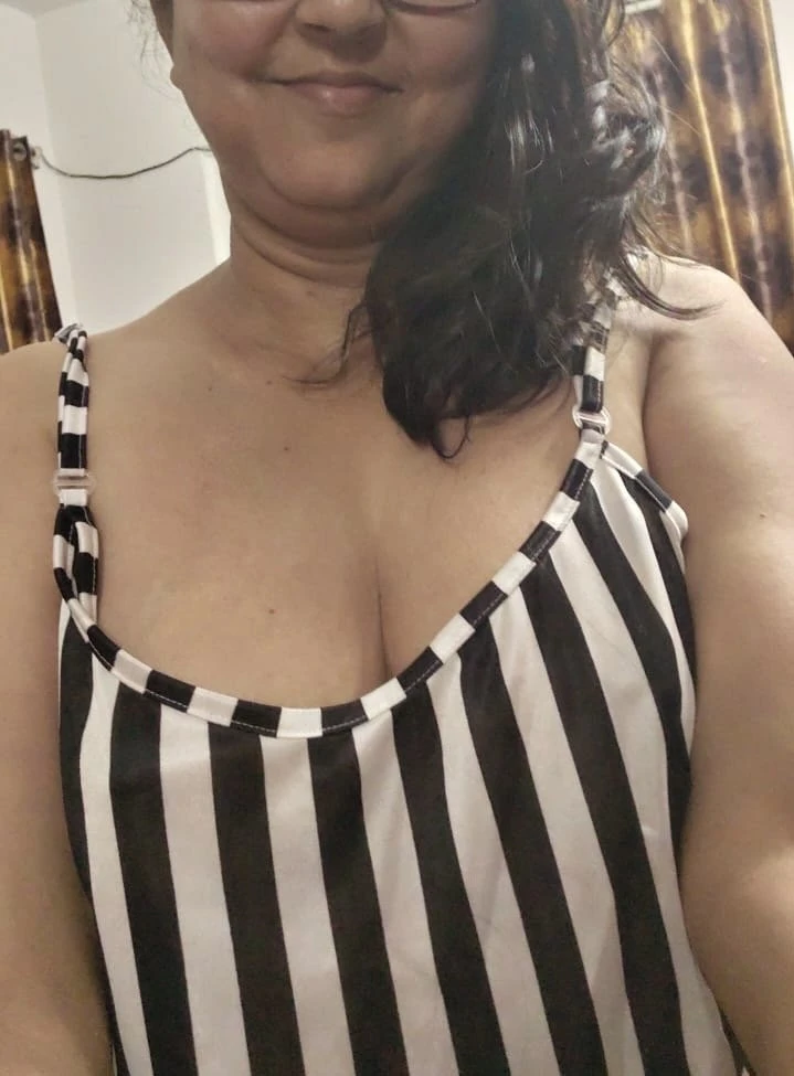 Seema – Indian escort in Mumbai — 5 / 7