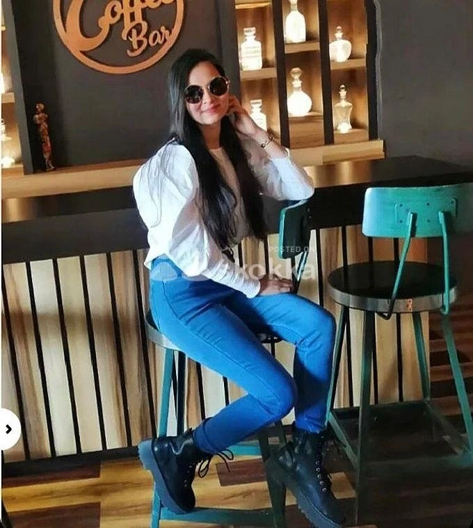 Direct Cash Payment Lady Hand – Indian escort in Kochi — 4 / 6