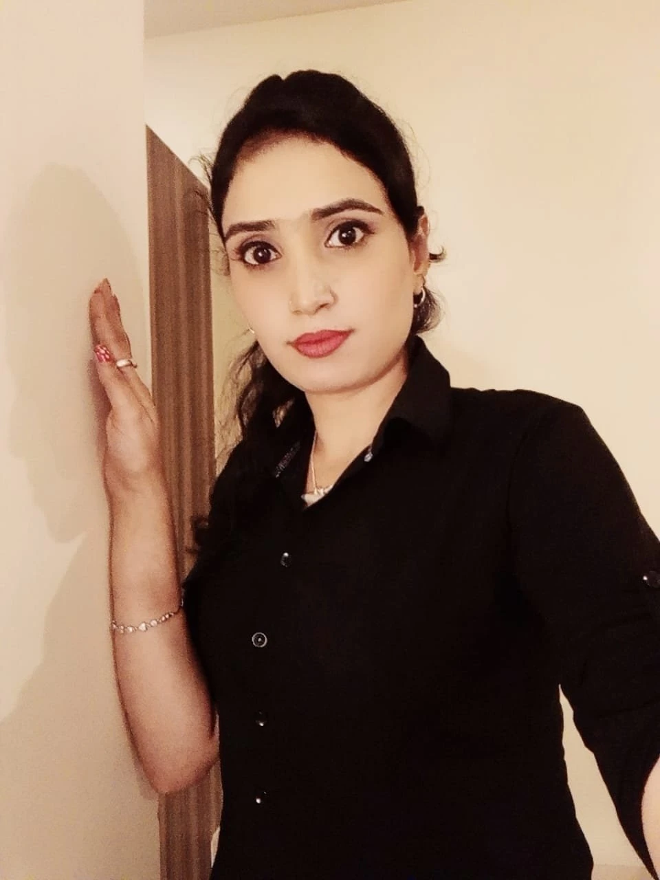 Ishika Genuine Cash Payment Services – Indian escort in Kolkata — 4 / 5