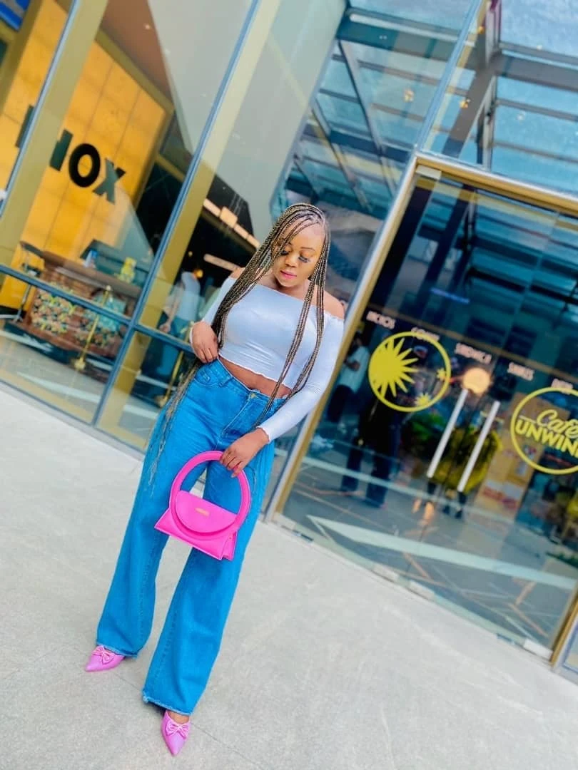 Pinky Bae – Ghanaian escort in New Delhi — 4 / 5