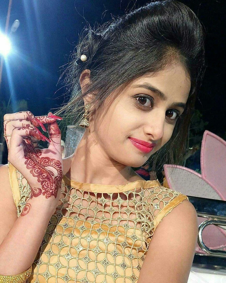 Haniya Khan – Pakistani escort in Islamabad — 4 / 11