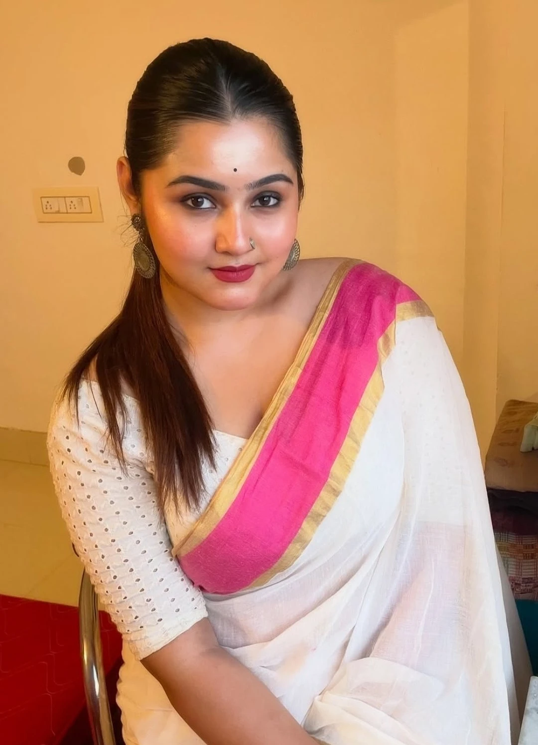 Jinal – Indian escort in Kochi — 3 / 4