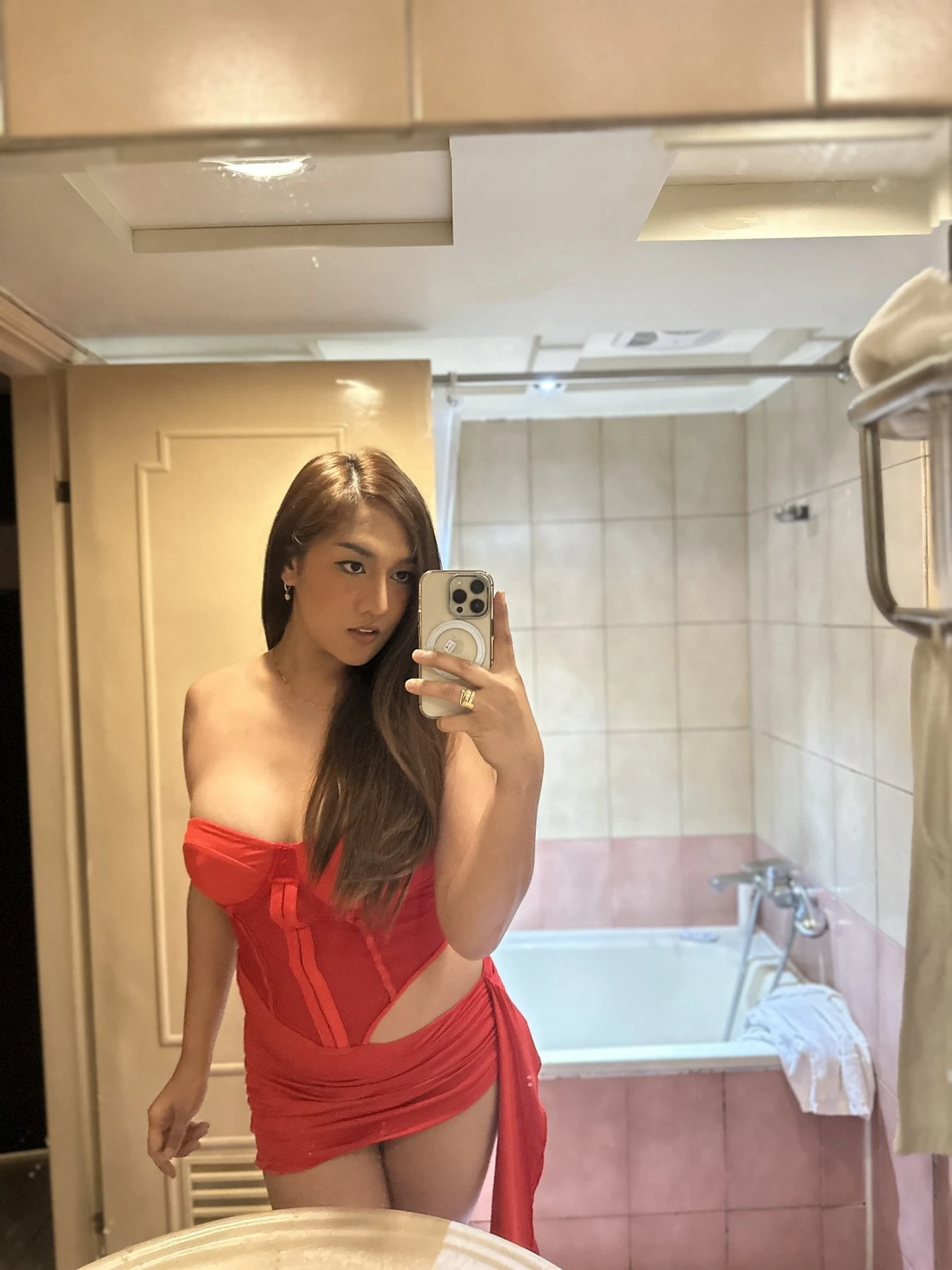 Best SERVICE IS BACK ! – American escort in Macao — 19 / 28