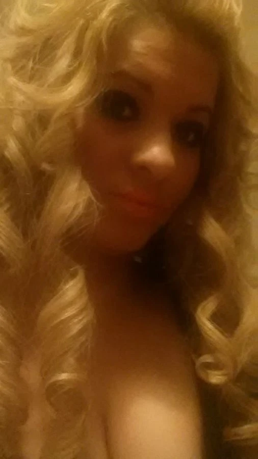 Selena Carmell – Romanian escort in Bucharest — 11 / 18
