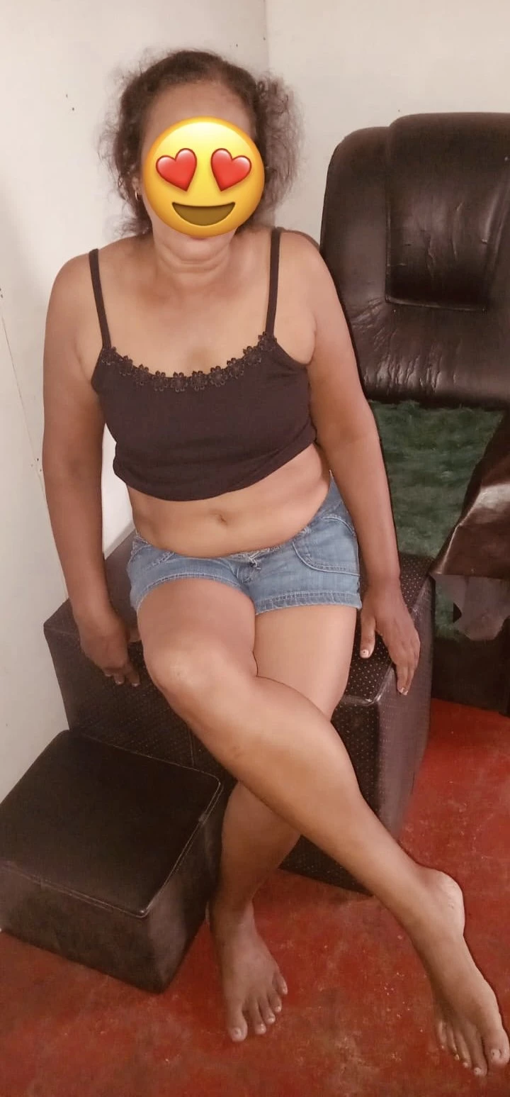 Manel and Tharu – Sri Lankan escort in Colombo — 2 / 5