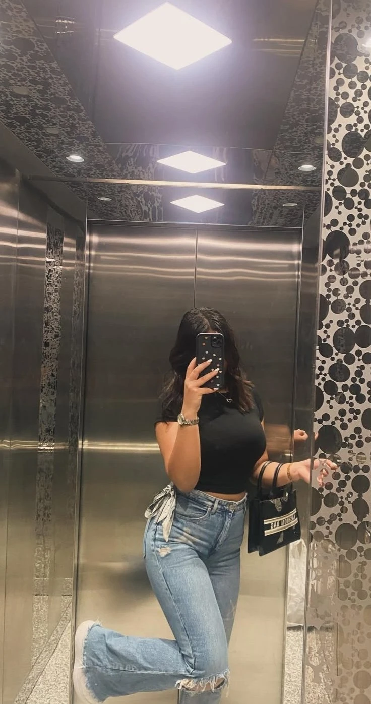 Diya – Indian escort in New Delhi — 3 / 4