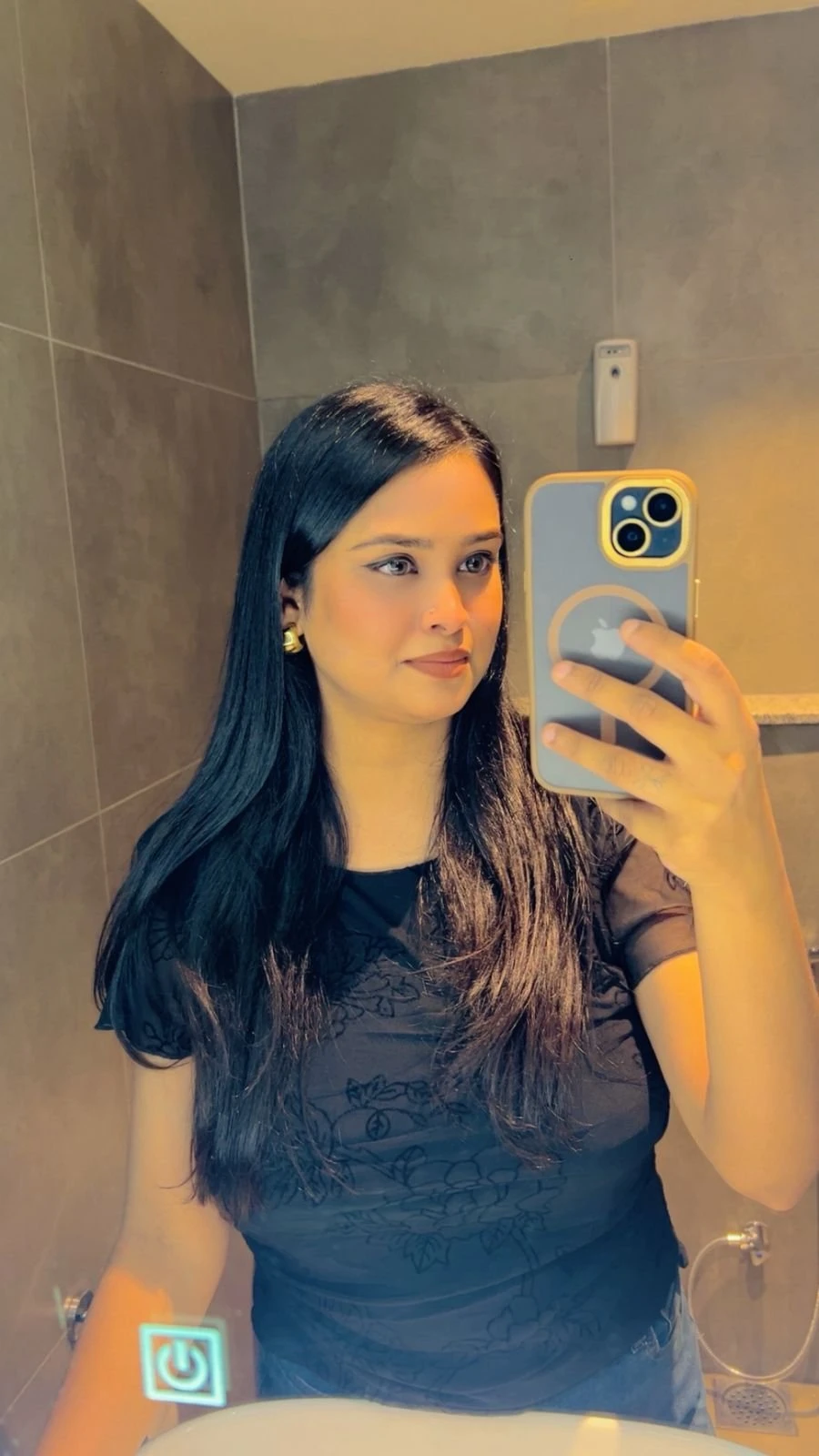 Tanya – Indian escort in Lucknow — 1 / 5