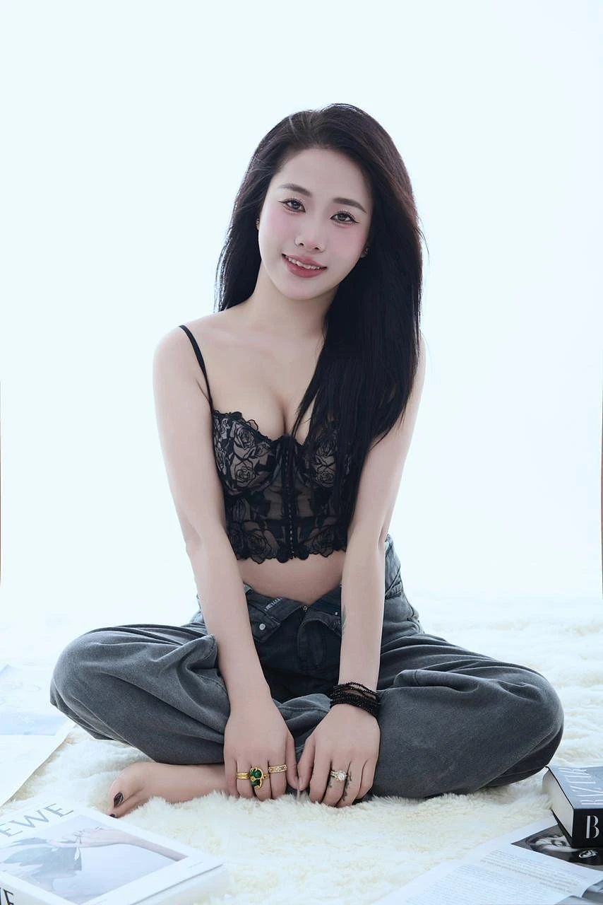 Emma – South Korean escort in Colombo — 6 / 8