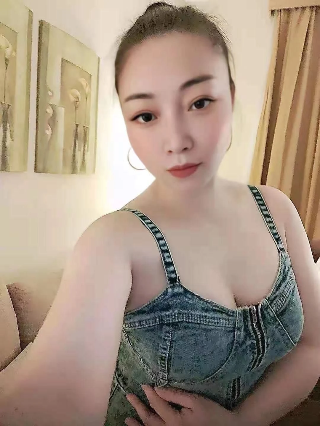 Victoria – Vietnamese escort in Maldives — 3 / 7