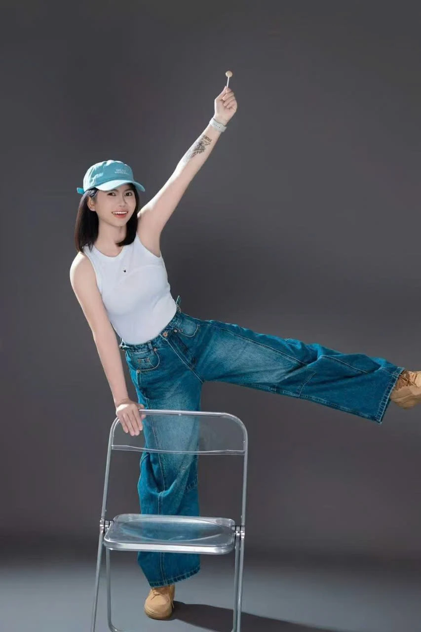 Phuong Phan – Vietnamese escort in Hanoi — 2 / 6