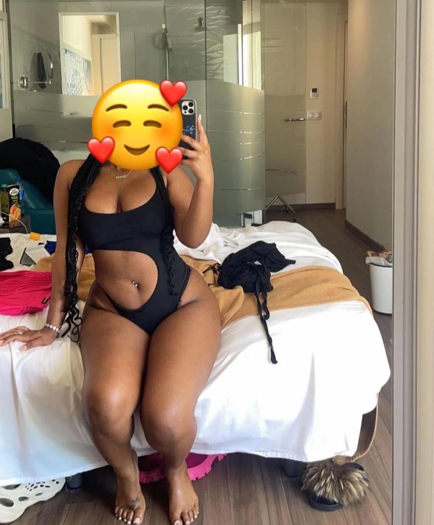 Gretta 2030 – Ivorian escort in Abidjan — 2 / 3