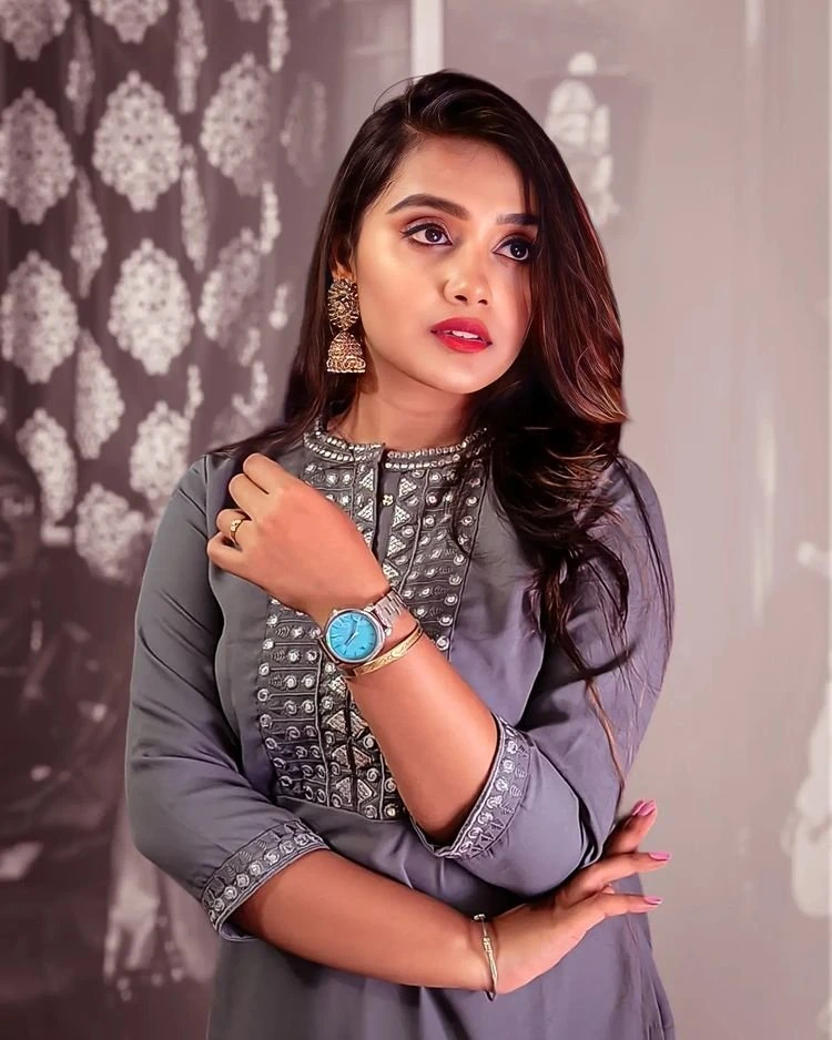 Saniya Best Cam With Real Meet Available – Indian escort in Pune — 3 / 4