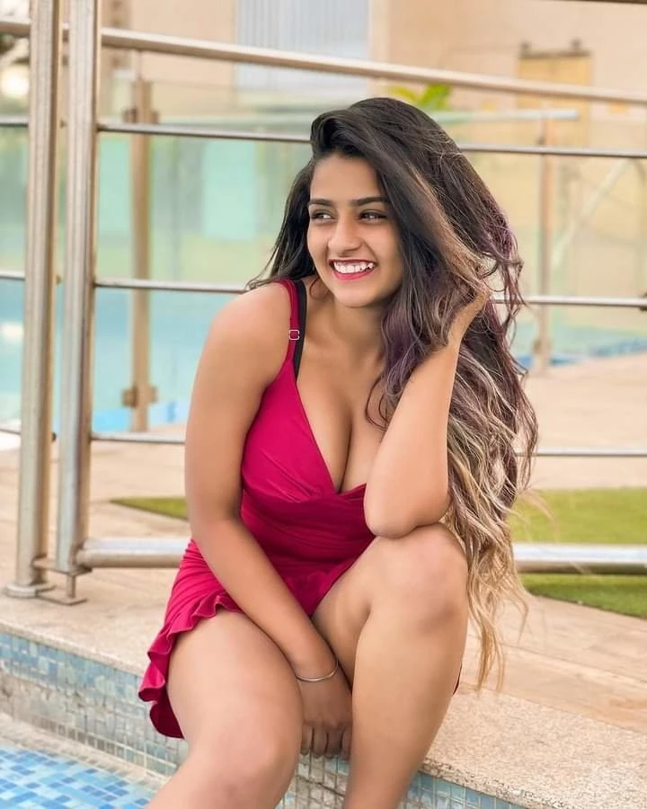Neha – Indian escort in Hyderabad — 2 / 3