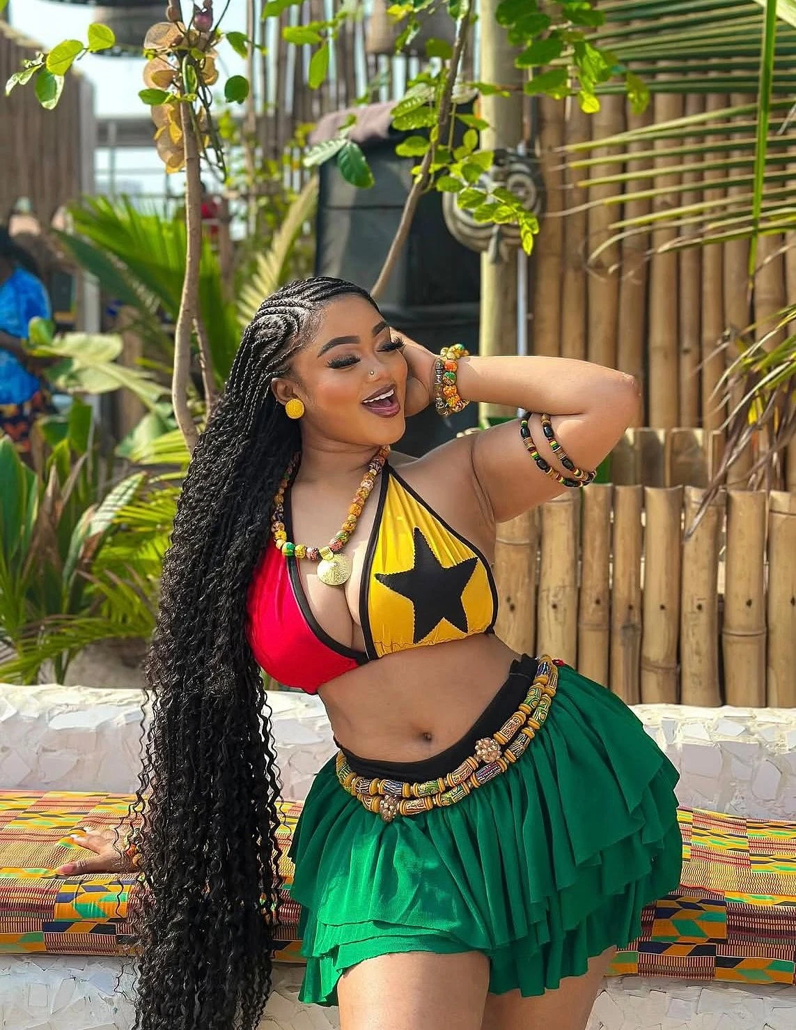 Shamim, Curvy African Queen ☘️ – South African escort in Hyderabad — 2 / 5