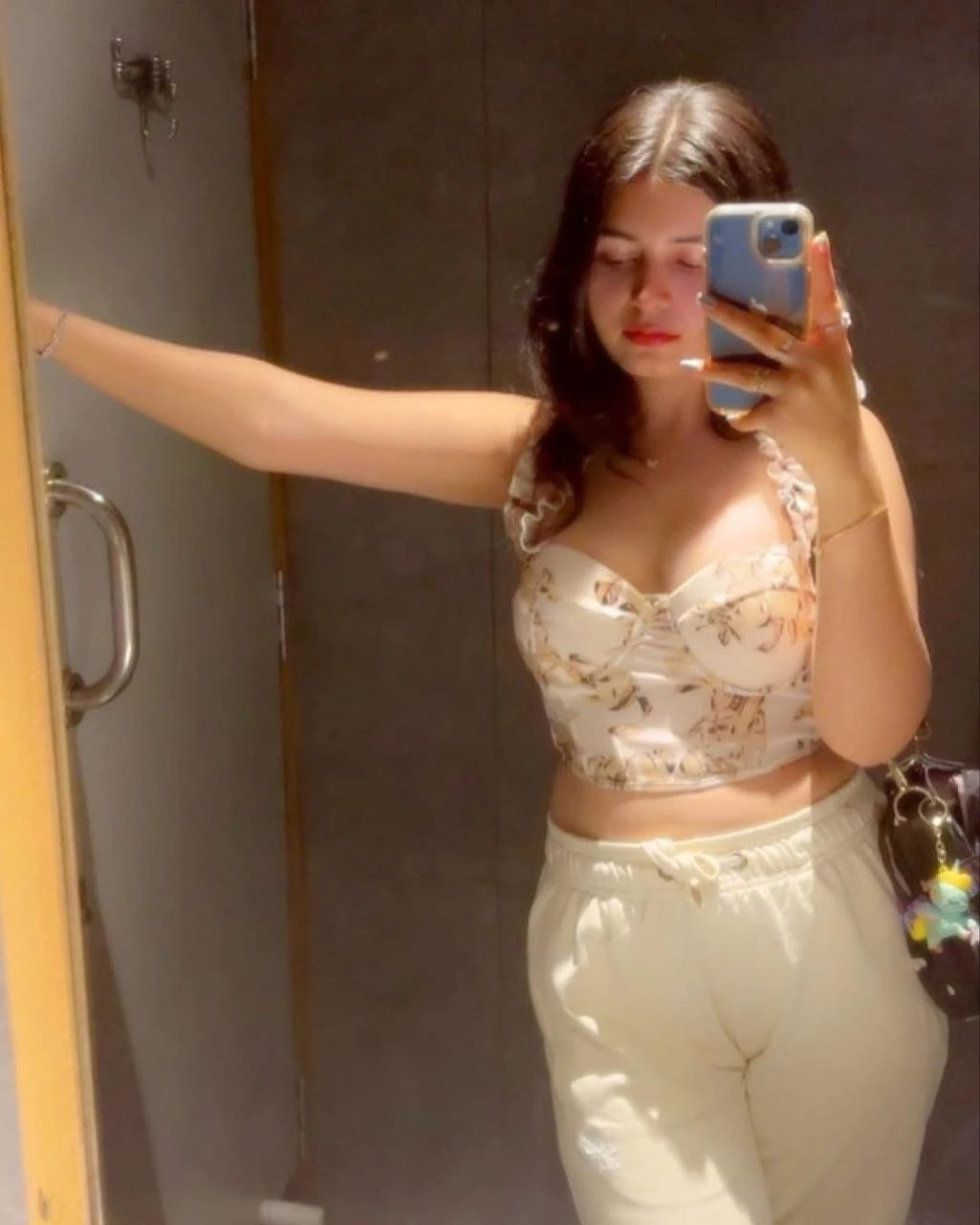 Diya – Indian escort in Hyderabad — 2 / 7