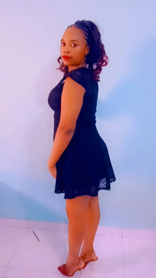Shana – South African adult performer in Pune — 3 / 6
