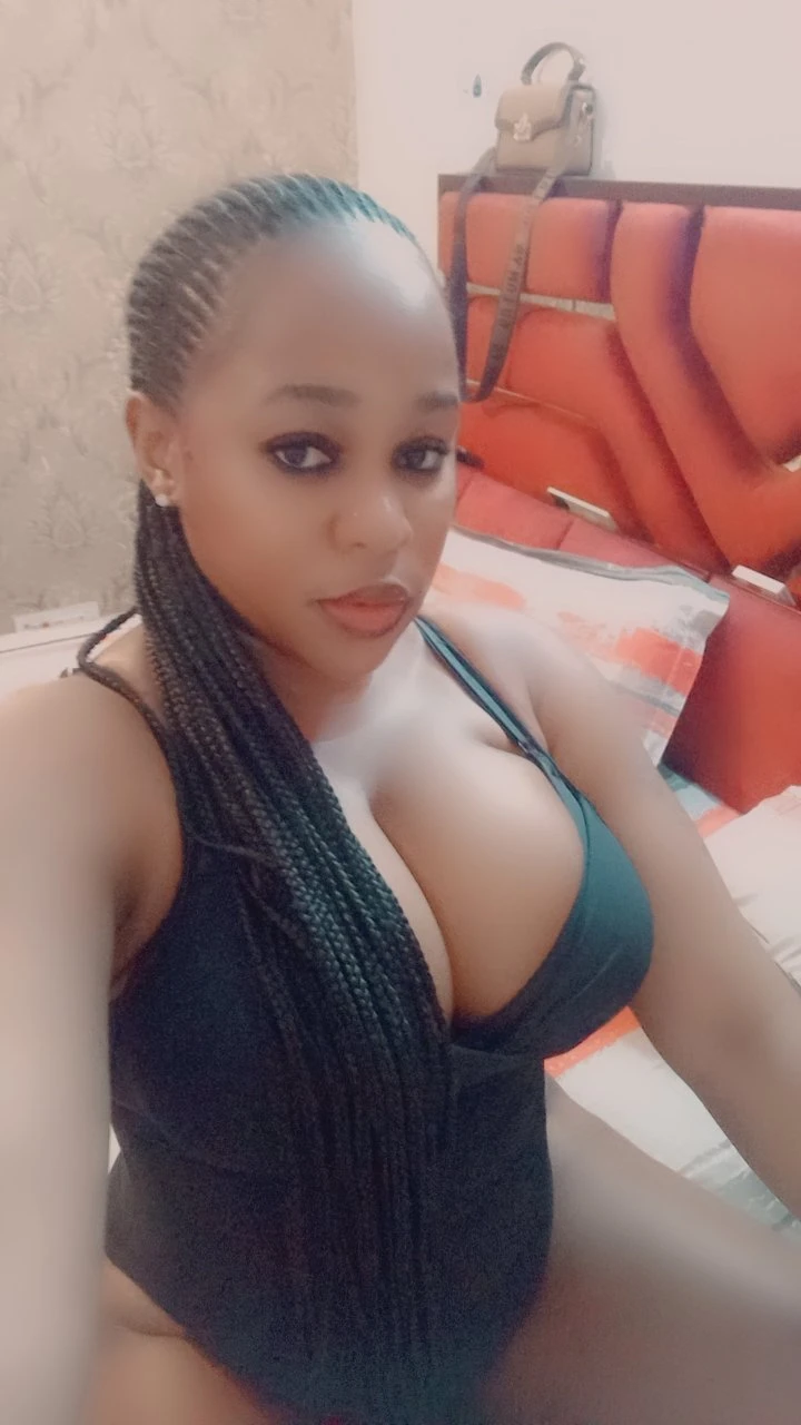 Whitney Woods – Tanzanian escort in New Delhi — 1 / 6
