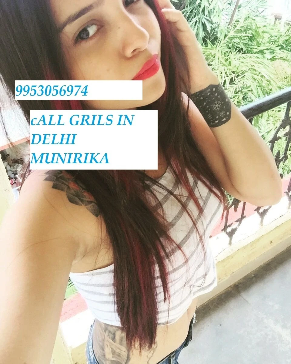 Monika Khan – Indian escort in New Delhi — 1 / 2