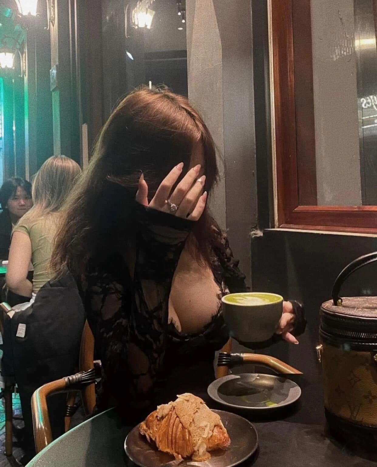 Kitty – Vietnamese escort in Hanoi — 7 / 11
